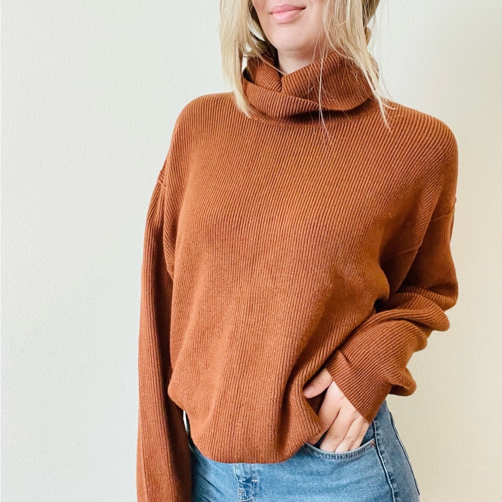 Free People MEDIUM Softly Structured Tunic Sweater